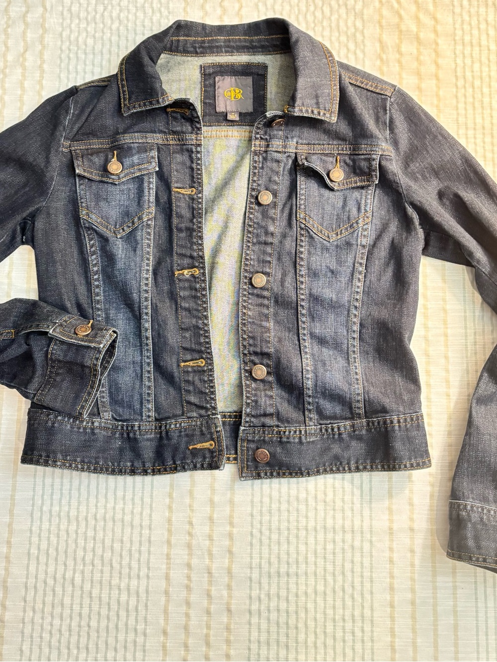Women's Dark Wash Denim Jacket - Casual Classic by